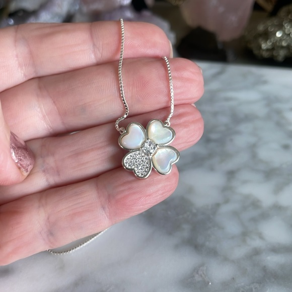 Mother Of Pearl Flower Necklace 925 Sterling Silver - Picture 2 of 5